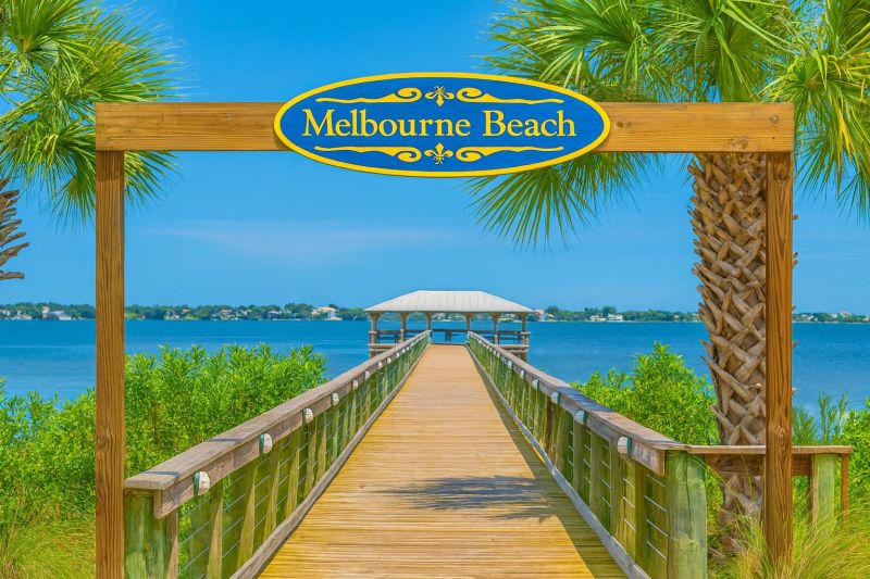 Pine Floor Installation in Melbourne Beach, FL