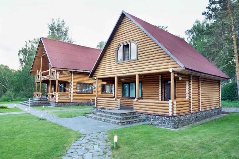 Log Home Staining